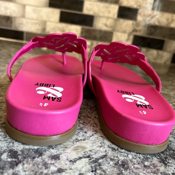 Sam & Libby Women's Alexandra Thong Footbed Sandal - Picture 4 of 9